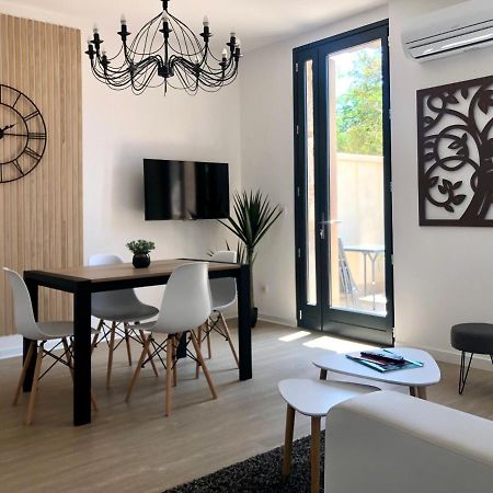 Cote Jardin Est Un Spacieux Et Lumineux T3, Entierement Renove, A 2 Pas De L'Herault Et A 10Min Du Bord De Mer Proche Du Centre Historique Et Du Fabuleux Chateau Laurens, Vous Apprecierez Le Calme De Sa Belle Terrasse Et La Vue Superbe Sur Le Jardin Agde Eksteriør bilde